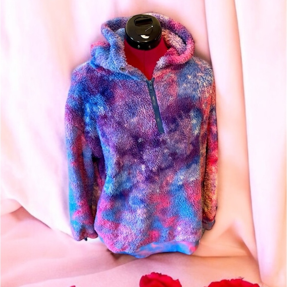 Tie dye pull over